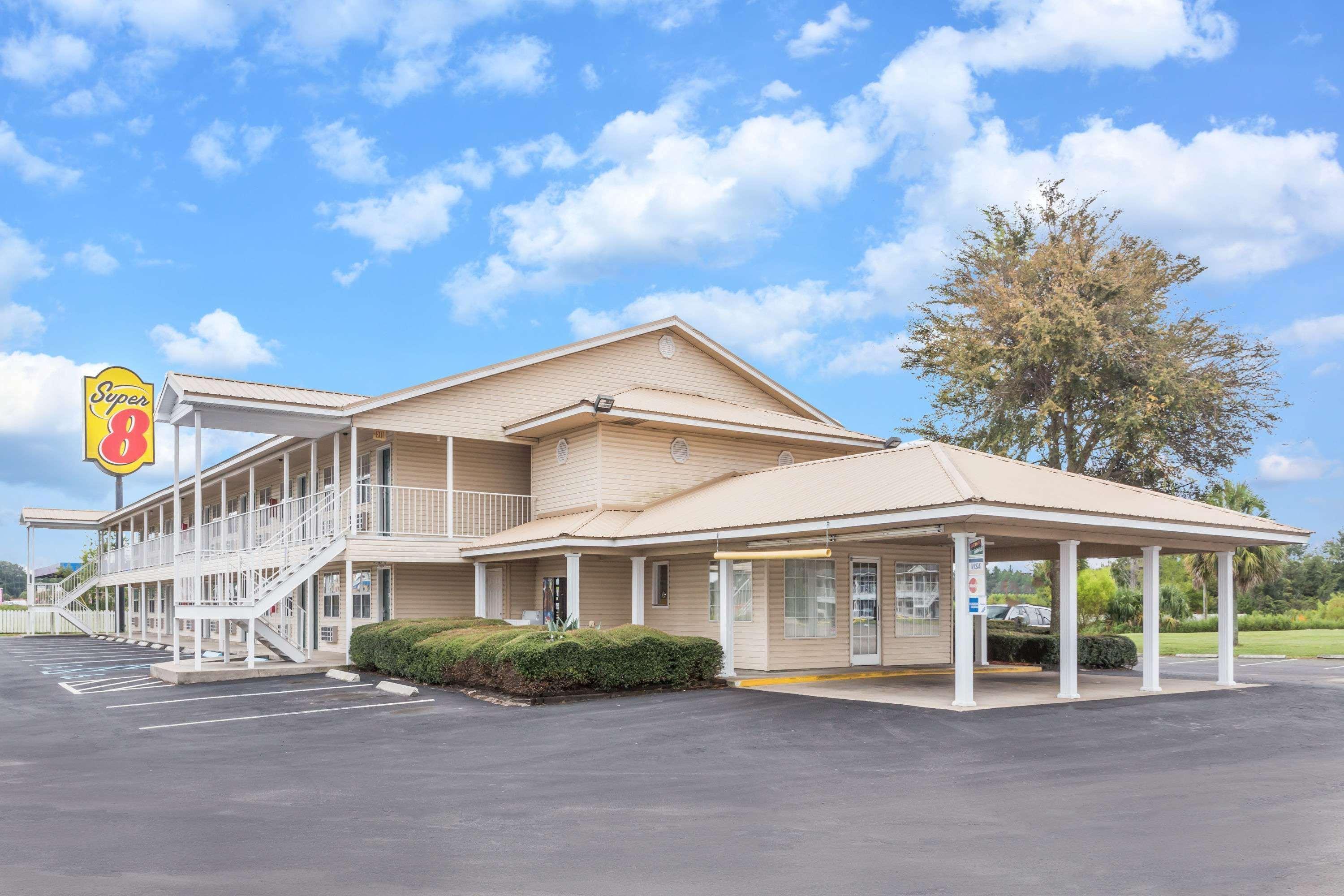 Super 8 By Wyndham Madison Hotel Exterior photo